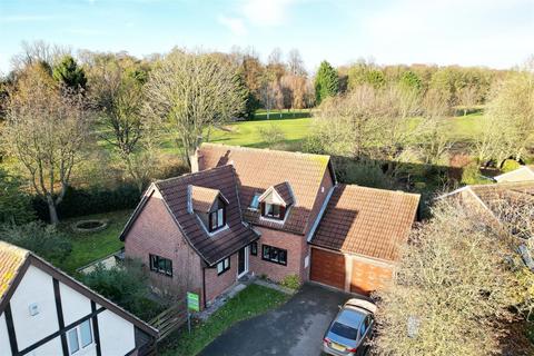 4 bedroom detached house for sale, Castle Drive, South Cave