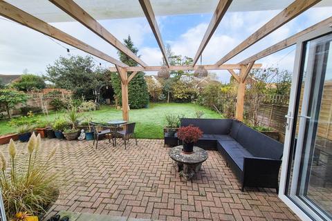 3 bedroom detached bungalow for sale, West Meads, Bognor Regis