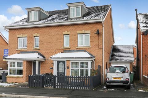 4 bedroom semi-detached house for sale, Manor Park Road, Cleckheaton, West Yorkshire, BD19