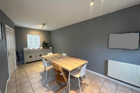 4 bedroom end of terrace house for sale, Penwald Court, Peterborough PE6