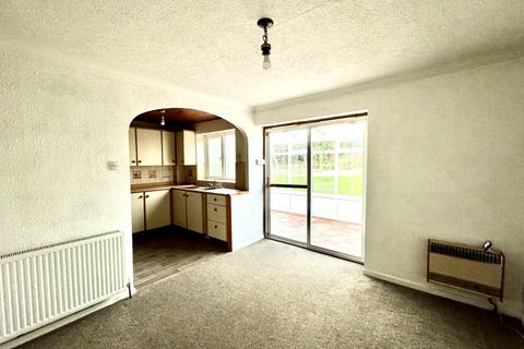 4 bedroom semi-detached house for sale, Kenmore Crescent, Cleckheaton, BD19