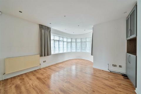 3 bedroom apartment for sale, Edgware Court, Edgware