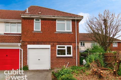 3 bedroom semi-detached house to rent, Chaffinch Way Fareham PO16