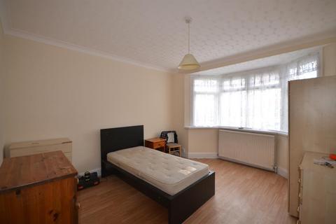 4 bedroom semi-detached house to rent, Meadow Way, Wembley, Middlesex, HA9 7LG