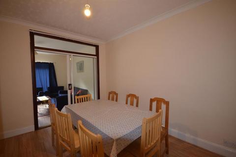 4 bedroom semi-detached house to rent, Meadow Way, Wembley, Middlesex, HA9 7LG