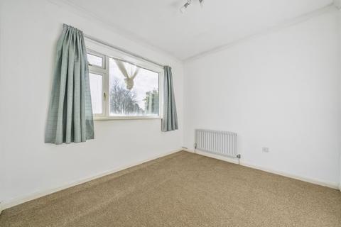 2 bedroom maisonette to rent, Elmbrook Gardens London SE9