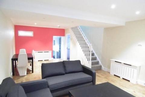 2 bedroom flat to rent, London, CR0