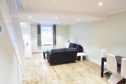 2 bedroom flat to rent, London, CR0