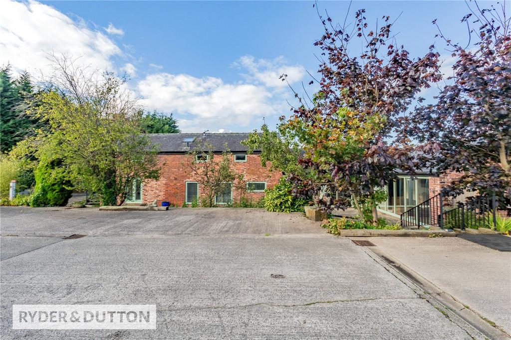 https://media.onthemarket.com/properties/16166840/1519334037/image-23-1024x1024.jpg