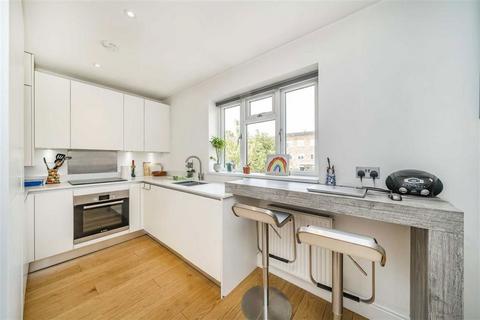 2 bedroom flat to rent, Stanmore Gardens, Kew TW9