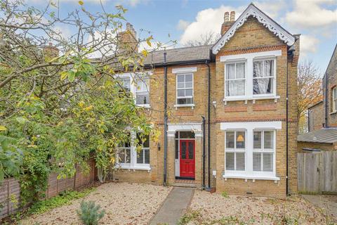 2 bedroom flat to rent, Clarence Road, Teddington TW11