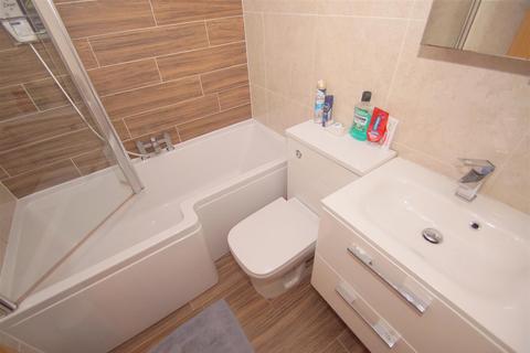 2 bedroom flat to rent, Sandhill Lane, Leeds