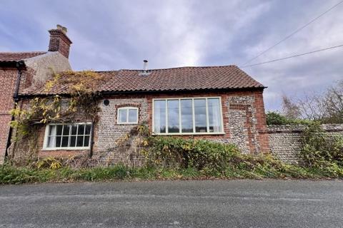 3 bedroom semi-detached house for sale, The Street, Holt NR25