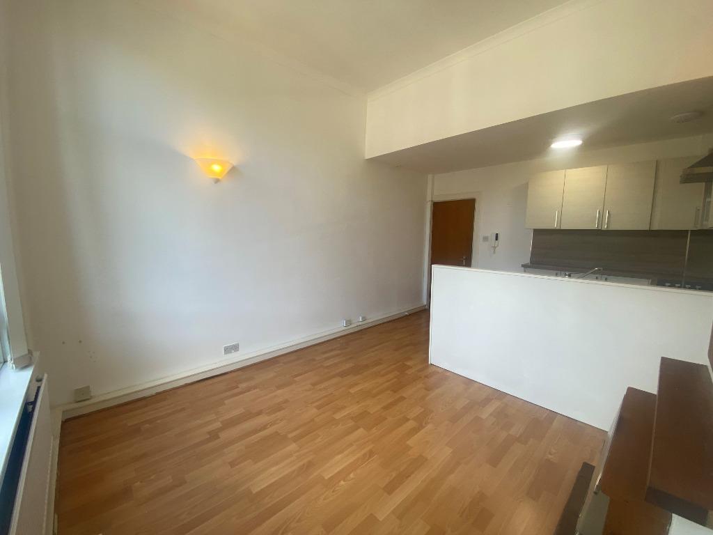 Apartment in Edinburgh, Lauriston, Tollcross - View 3