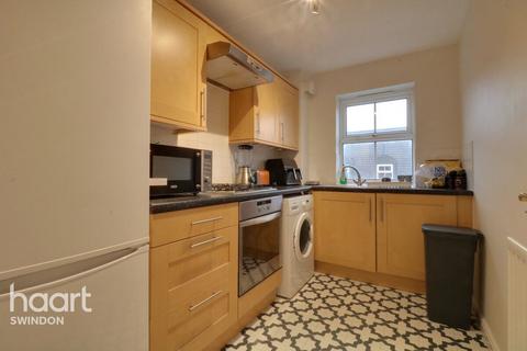 2 bedroom flat to rent, Lynmouth Road, SWINDON