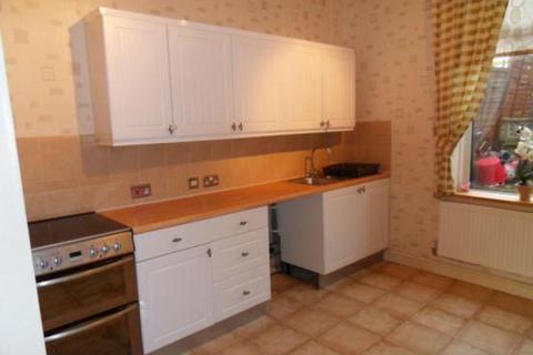 2 bedroom terraced house to rent, Hollin Terrace, Shipley, BD18 2HB