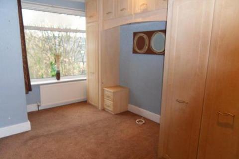 2 bedroom terraced house to rent, Hollin Terrace, Shipley, BD18 2HB