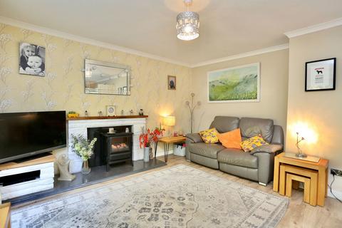 40 Brookfields, Crickhowell, NP8 1DJ