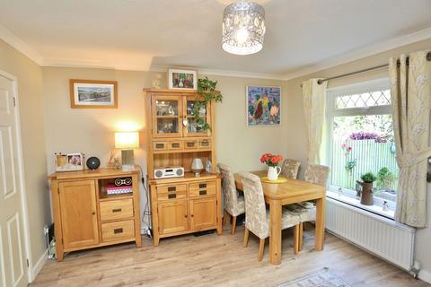 40 Brookfields, Crickhowell, NP8 1DJ