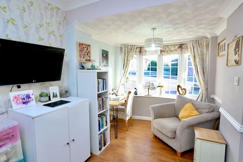 40 Brookfields, Crickhowell, NP8 1DJ