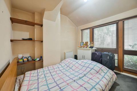 2 bedroom flat for sale, Boat Lifter Way, Canada Water, London, SE16