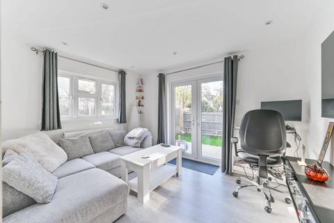 1 bedroom flat for sale, Norbury Avenue, Norbury, London, CR7