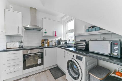 1 bedroom flat for sale, Norbury Avenue, Norbury, London, CR7