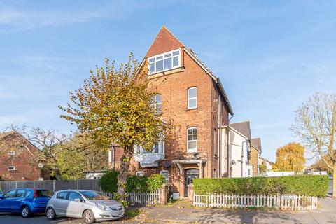 1 bedroom flat for sale, Norbury Avenue, Norbury, London, CR7