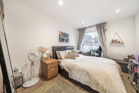 2 bedroom flat for sale, Tooting High Street, Tooting, London, SW17