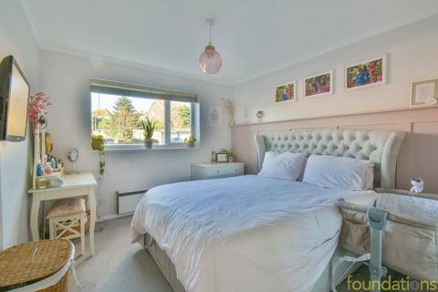 2 bedroom flat for sale, New Park Avenue, Bexhill-on-Sea, TN40