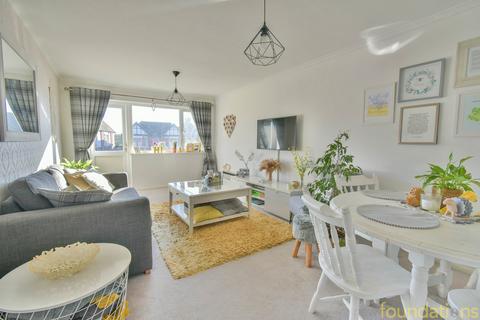 2 bedroom flat for sale, New Park Avenue, Bexhill-on-Sea, TN40