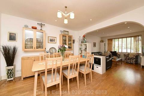 4 bedroom semi-detached house for sale, Holder Hill, London