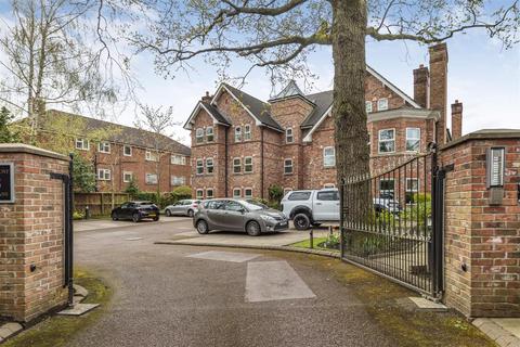 2 bedroom flat for sale, The Mount, 58 Moss Lane, Sale