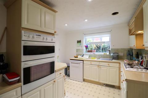 4 bedroom detached house to rent, Williams Close, Ely CB7