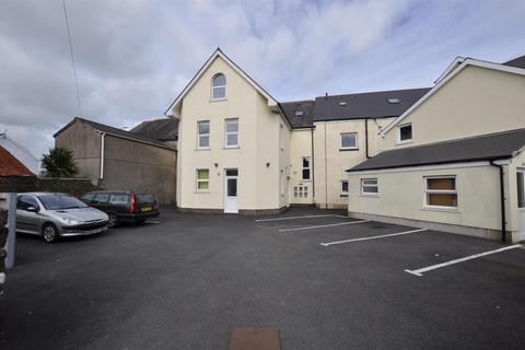 1 bedroom flat to rent, Llangan Road, Whitland