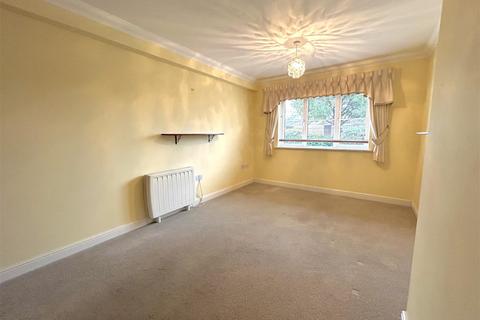 1 bedroom retirement property for sale, Sandringham Court, London Road, Hadleigh