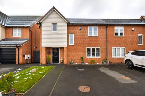 3 bedroom semi-detached house for sale, Moore Way, Castleford, West Yorkshire