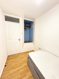 1 bedroom in a house share to rent, Bowood Road, Enfield EN3