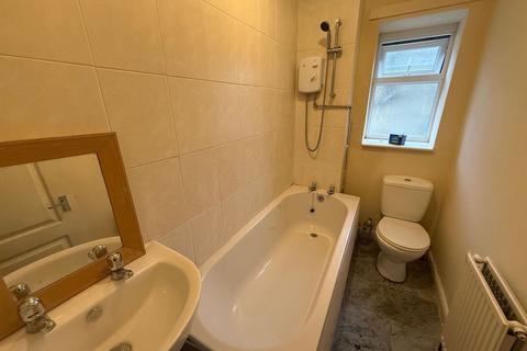 18 Blackmires, Halifax, HX2 9AA