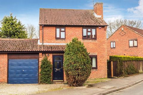 3 bedroom house to rent, Beck Close, Elvington, York, UK, YO41