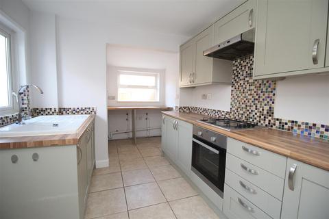 3 bedroom end of terrace house to rent, Weymouth Road, Poole