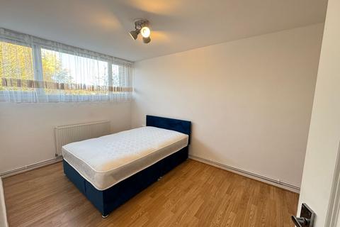 1 bedroom in a house share to rent, Bowood Road, Enfield EN3