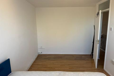 1 bedroom in a house share to rent, Bowood Road, Enfield EN3