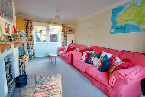 2 bedroom end of terrace house for sale, THORNHILL! LARGE REAR GARDEN! HUGE FUTURE POTENTIAL!