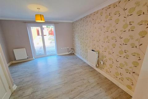 3 bedroom terraced house to rent, Heritage Way, Llanymynech