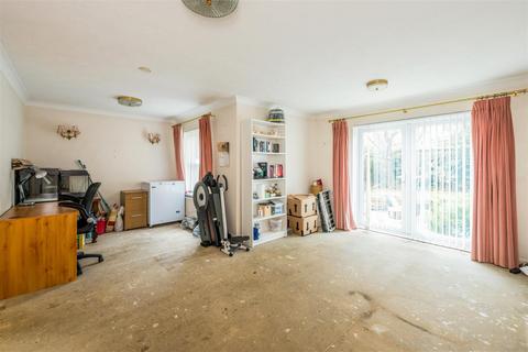 2 bedroom apartment for sale, Shelley Road, Worthing BN11