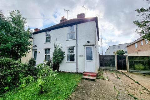 2 bedroom semi-detached house to rent, Foster Street, Harlow CM17