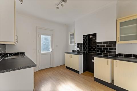 2 bedroom maisonette to rent, Folkestone Road, Dover, CT17