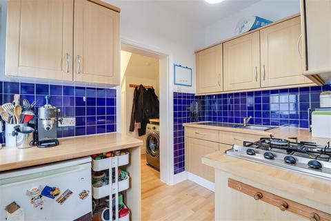 1 bedroom flat for sale, St. Georges Park Avenue, Westcliff-on-Sea SS0