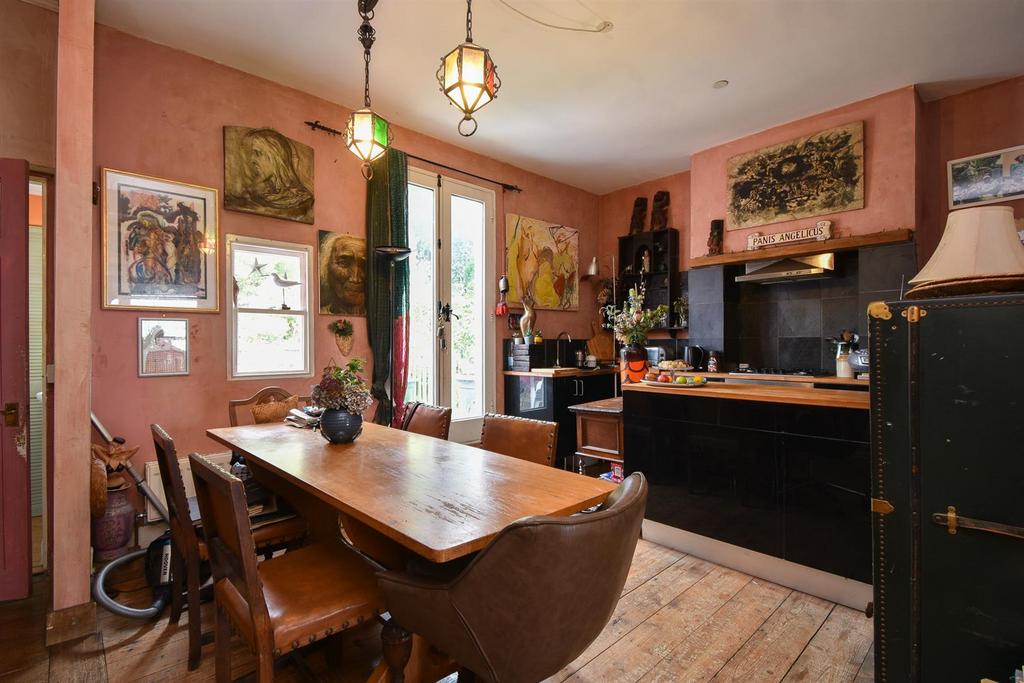 Kitchen and breakfast room